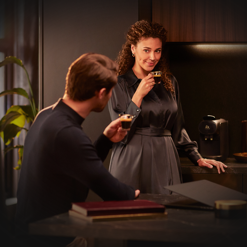 Картинка Капсульная кофемашина L'OR barista Sublime by Philips (LM9012/60) + дегустационный сет кофе в капсулах L'OR (10 капсул)